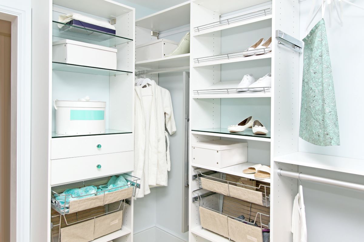 10 accessoires pour organiser votre dressing